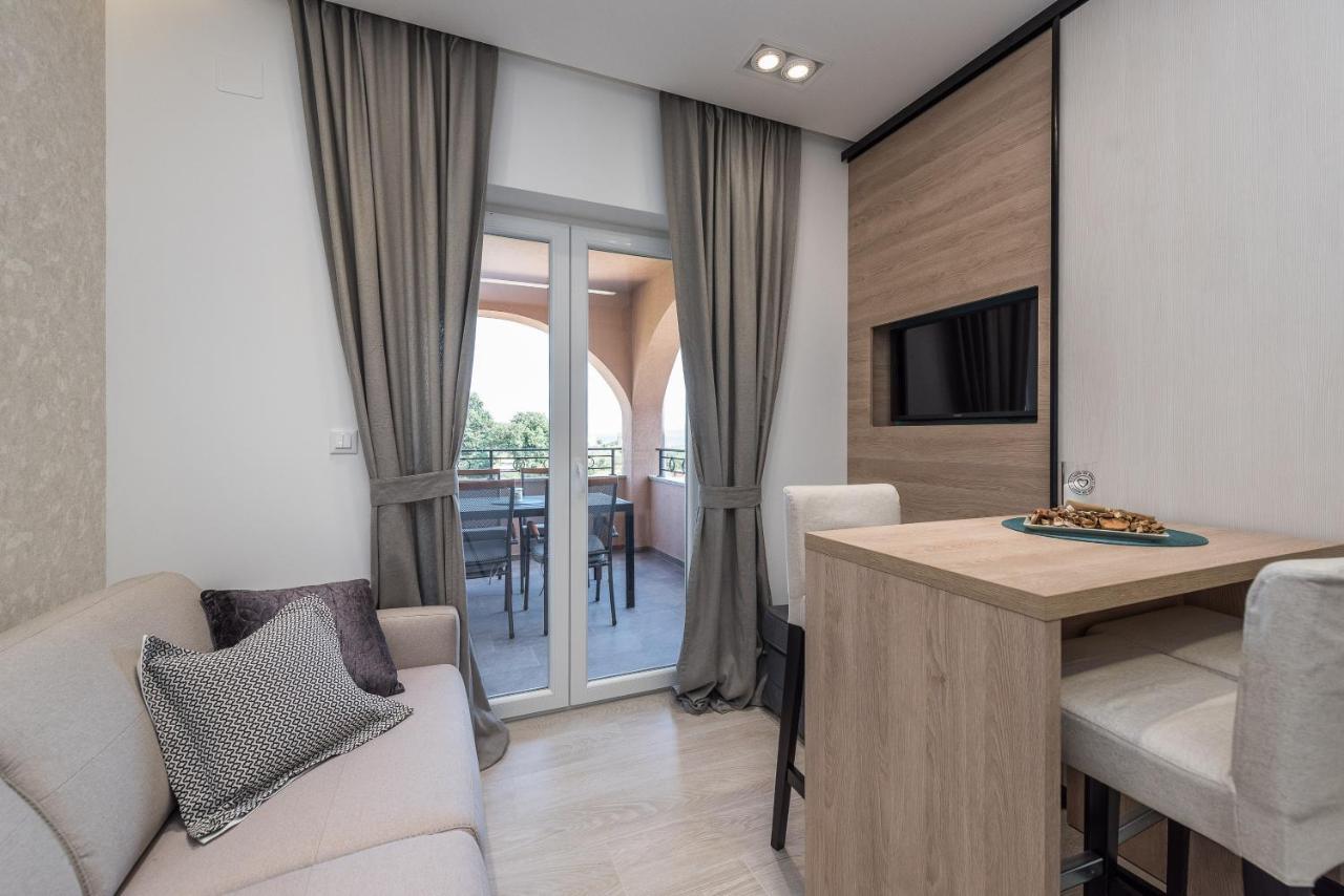 Luxury Apartments Garden Sukošan Eksteriør billede